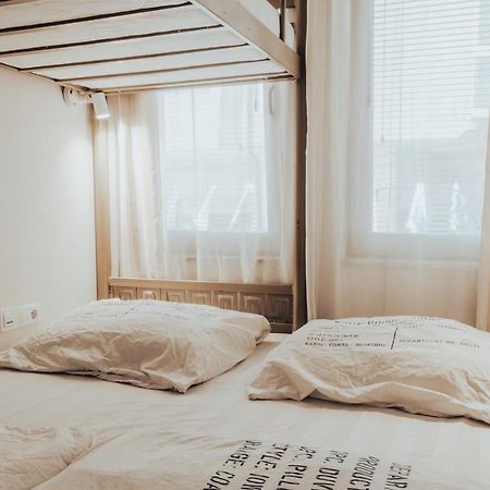 Oda Hostel Приштина Экстерьер фото