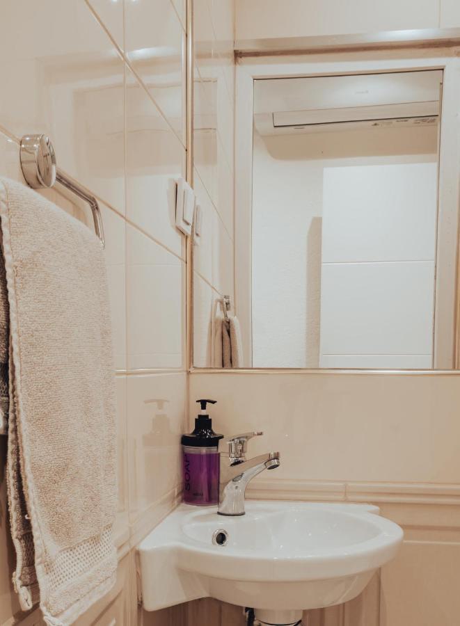 Oda Hostel Приштина Экстерьер фото