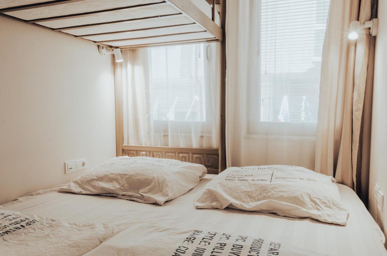Oda Hostel Приштина Экстерьер фото