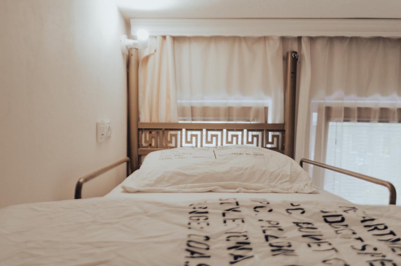 Oda Hostel Приштина Экстерьер фото