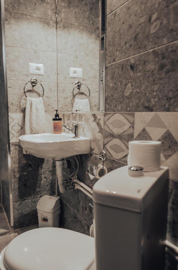Oda Hostel Приштина Экстерьер фото