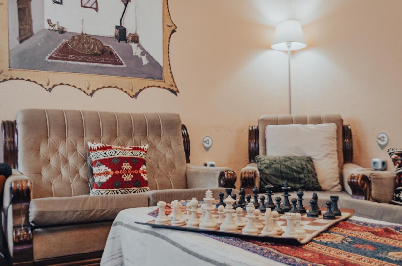 Oda Hostel Приштина Экстерьер фото