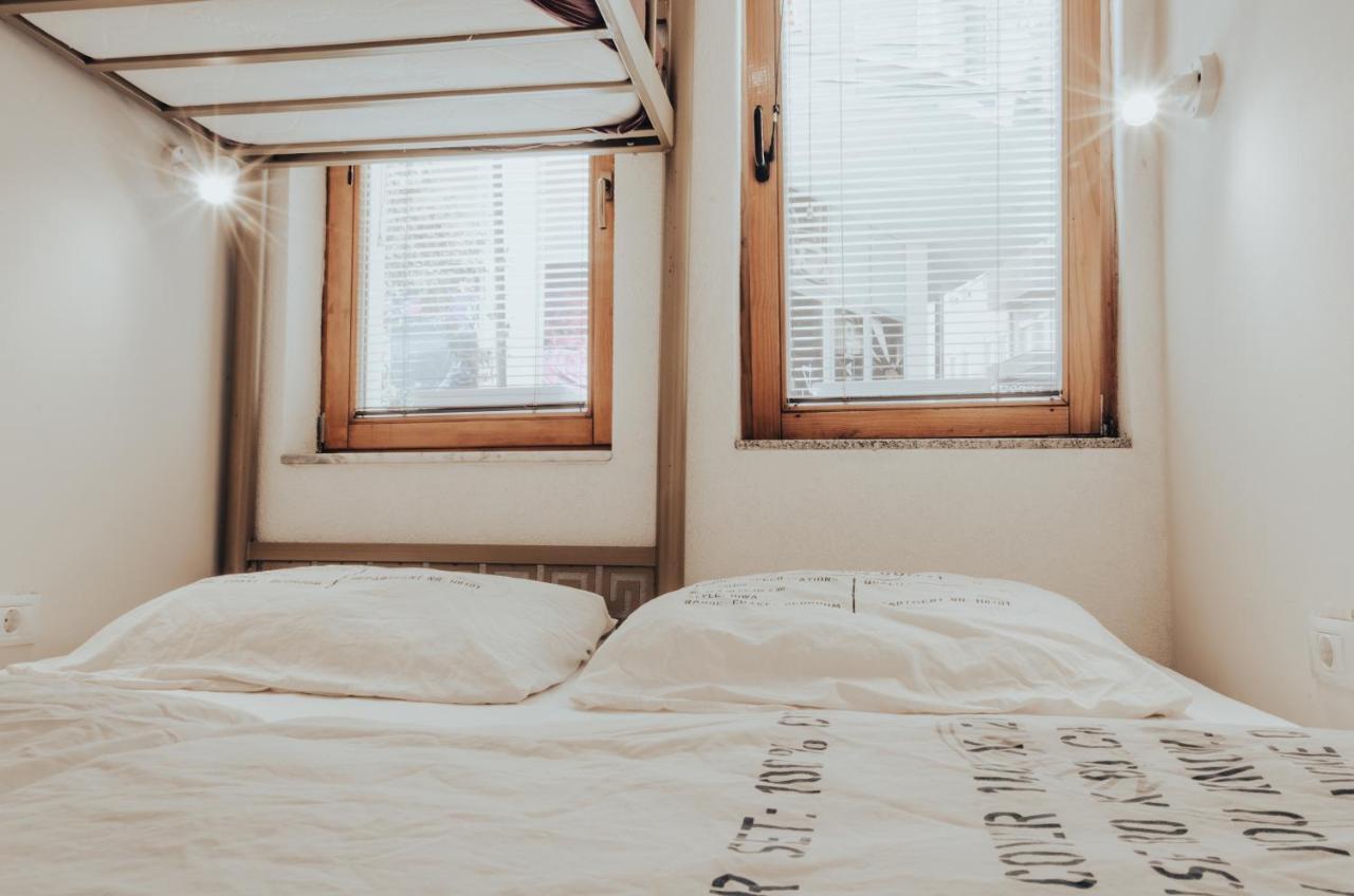 Oda Hostel Приштина Экстерьер фото