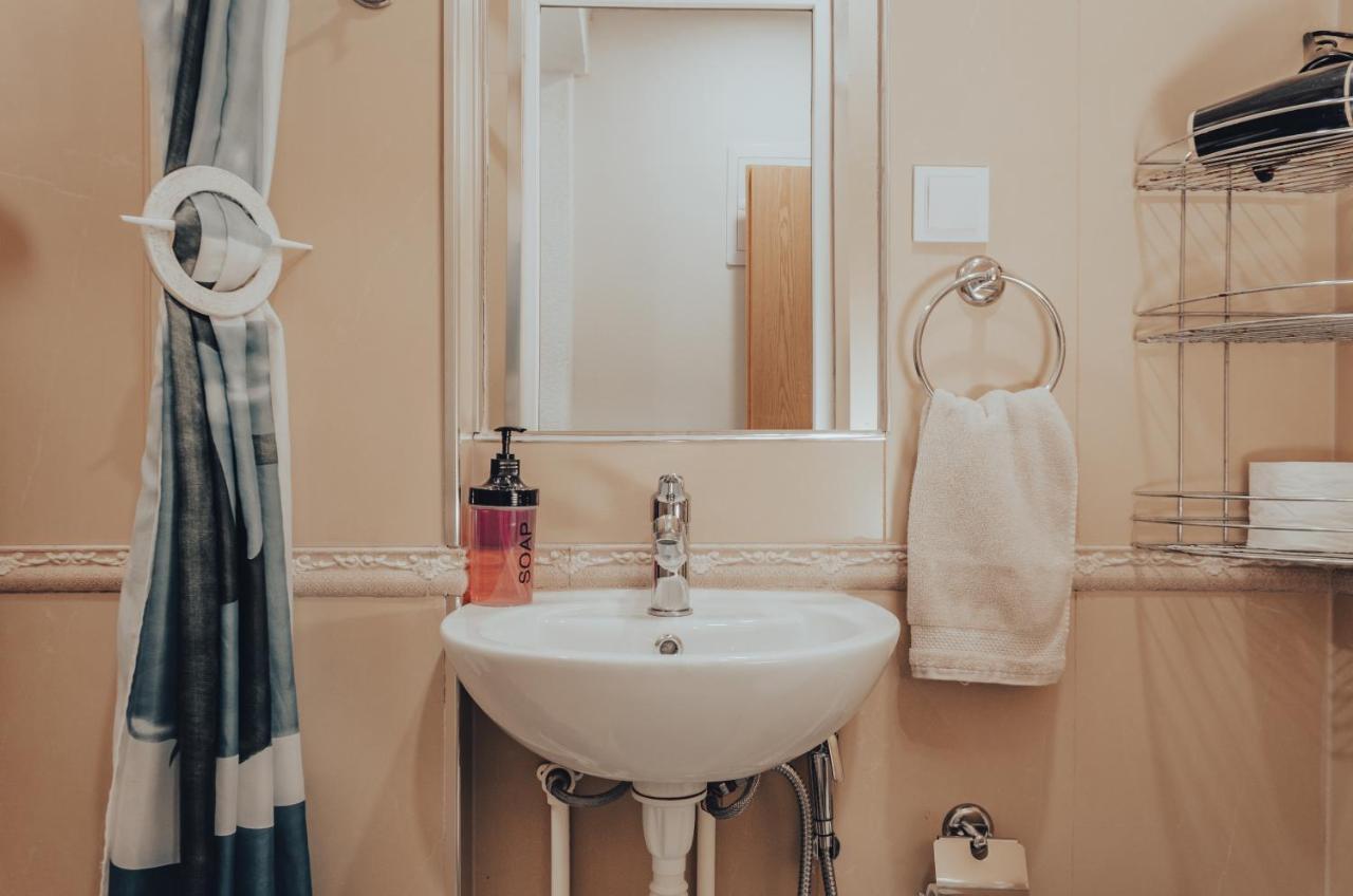 Oda Hostel Приштина Экстерьер фото