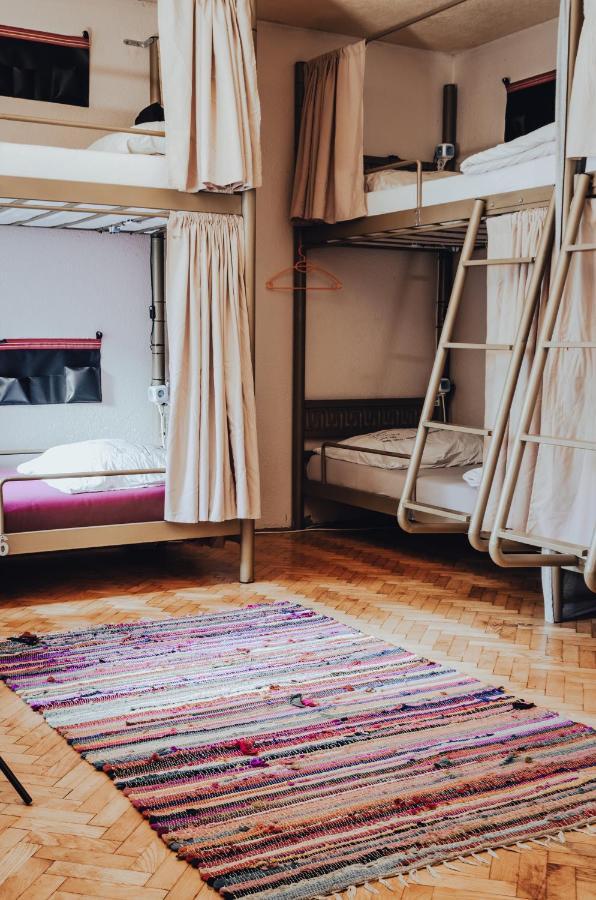 Oda Hostel Приштина Экстерьер фото